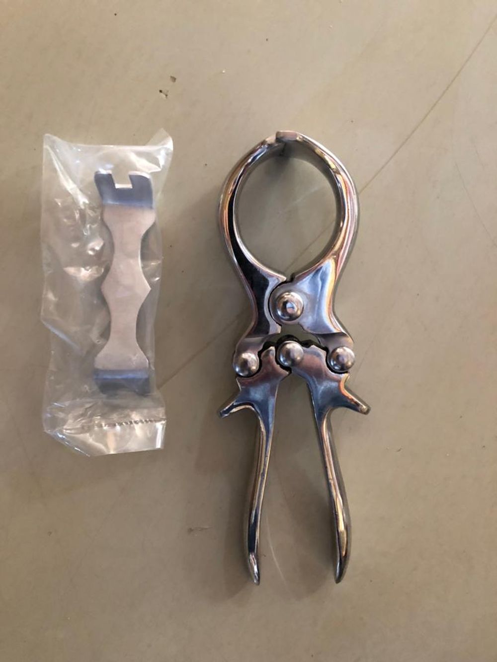 Щипцы кастрация "Бурдиццо" 23 см, баранчиков