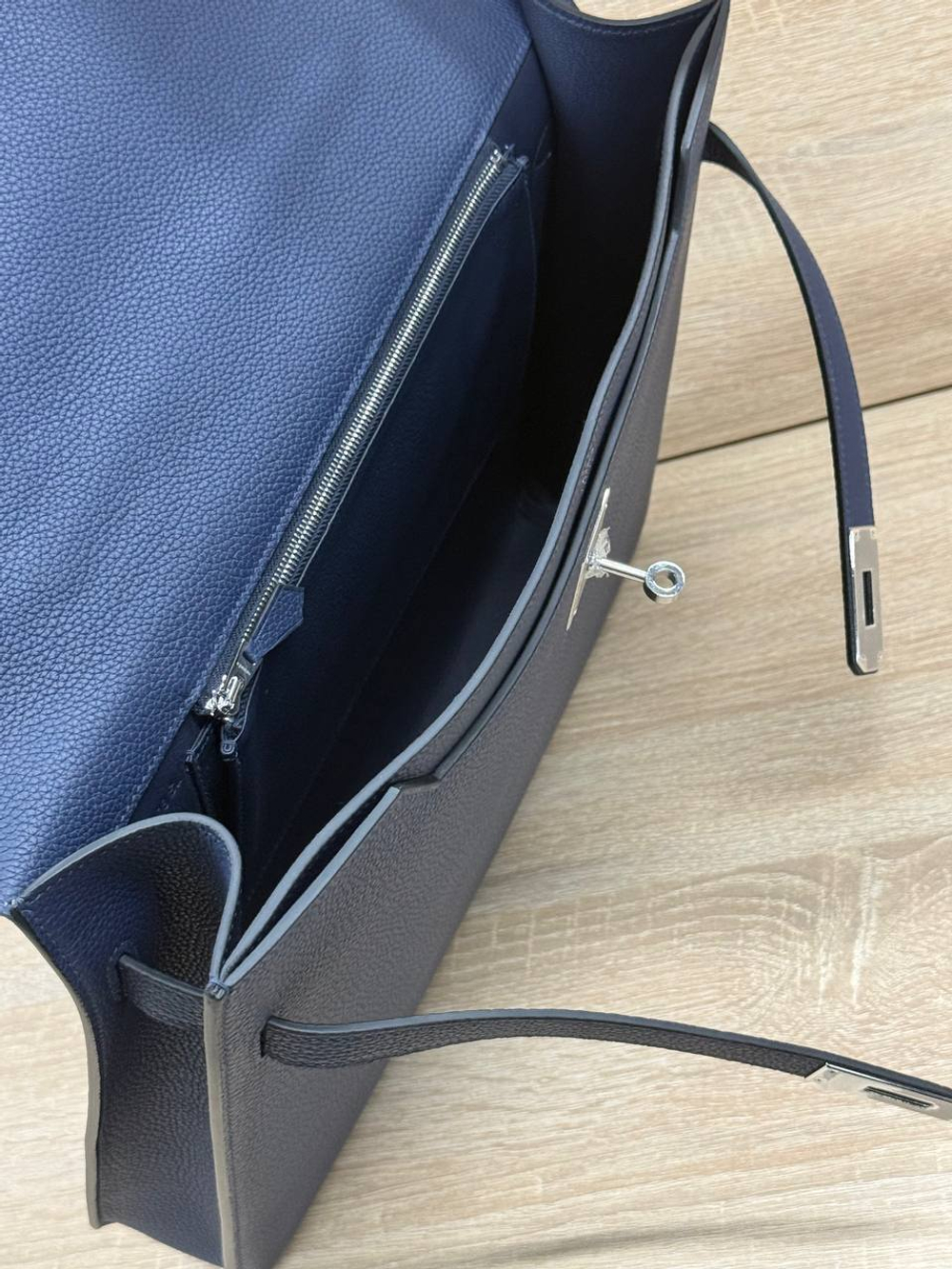 Портфель Hermes