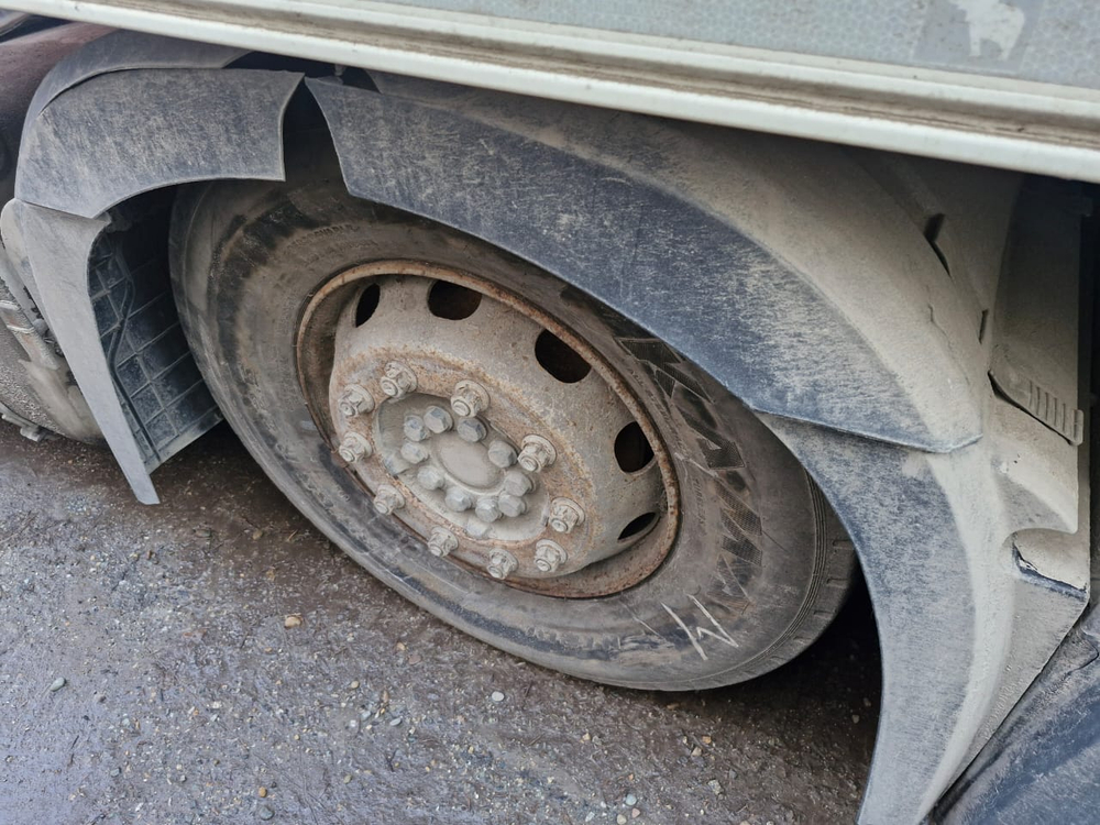 Mercedes-Benz Actros 6x2 Седельный тягач 2542 LS (Дизельный, 12,8 л, 421 л.с., АТ)