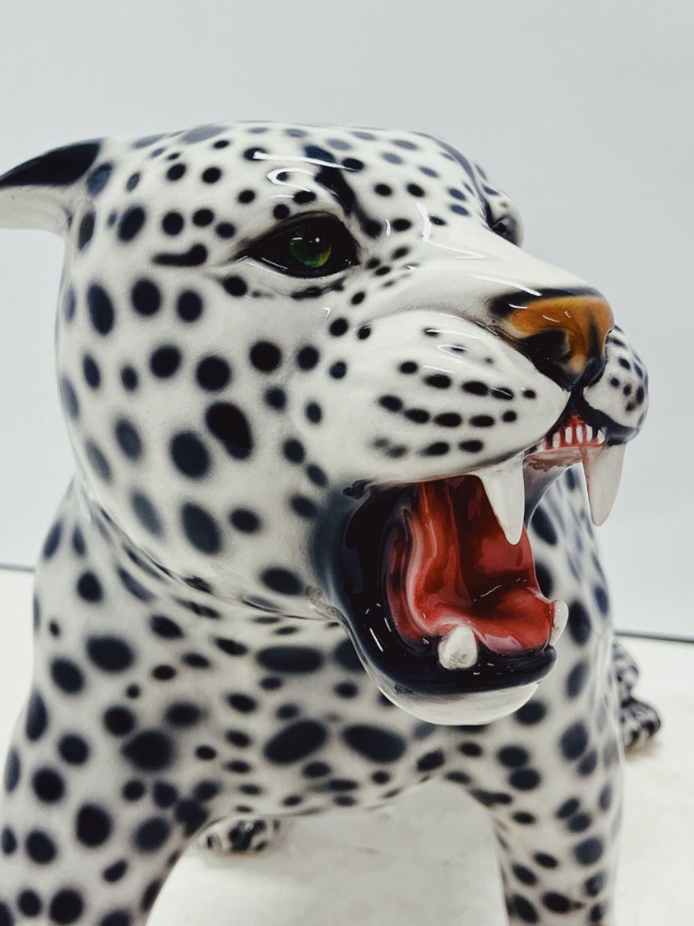 Boxer Статуэтка "Снежный Барс"