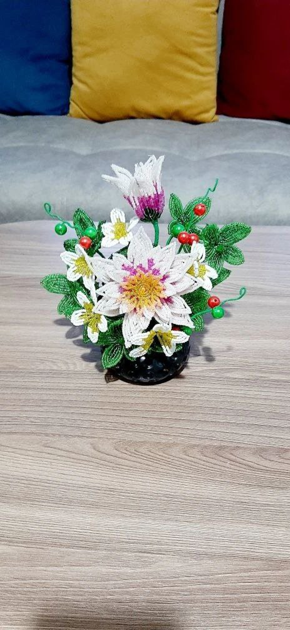 Композиция Дебют из бисера 20см