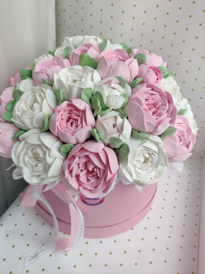 Коробка «Пионы» 30 см