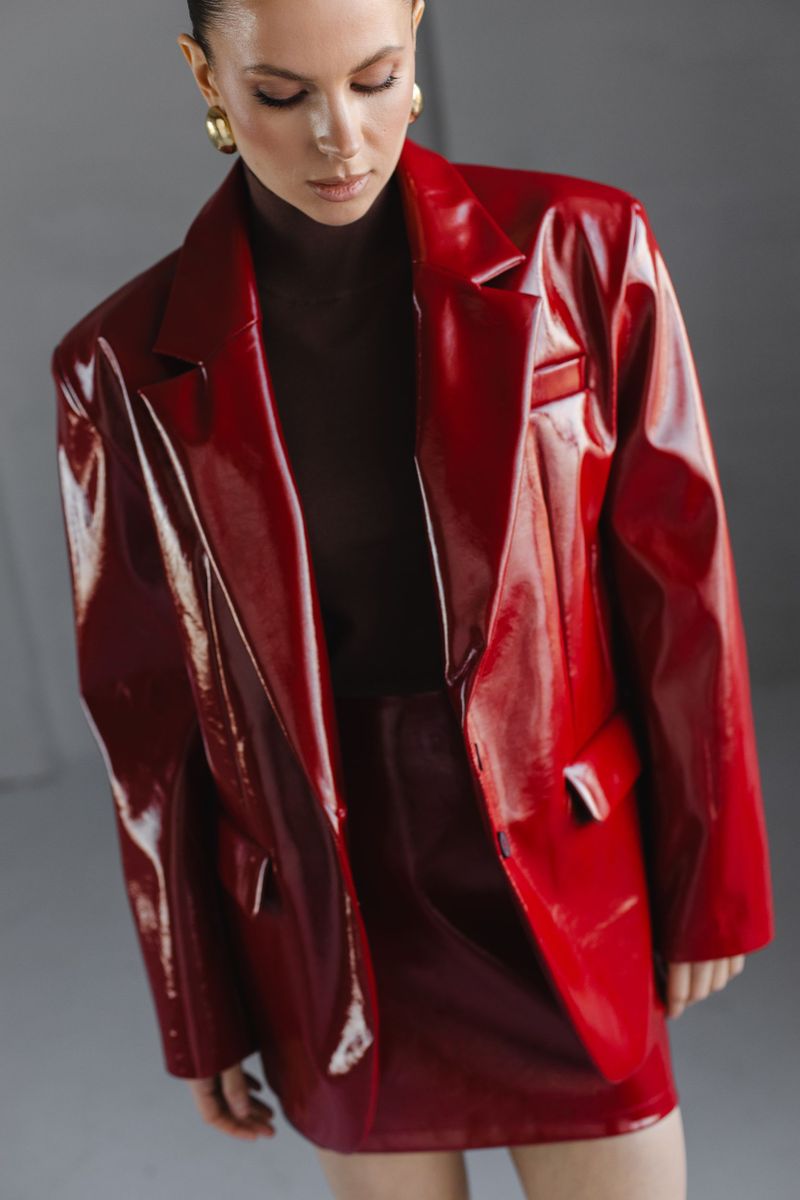 Юбка из эко-кожи мини лаковая бордо