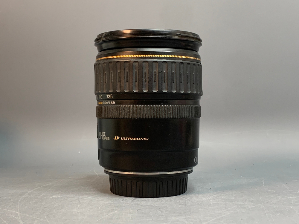 Canon EF 28-135mm 3.5-5.6 IS USM, внутри пыль