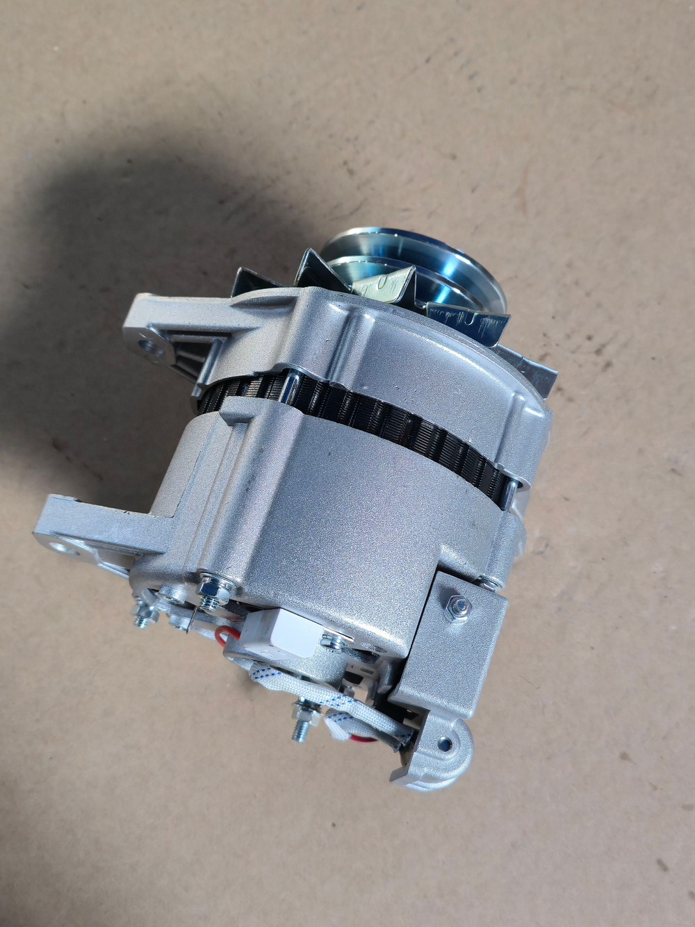 Генератор Камаз, МАЗ дв.ЯМЗ-236, 238, КАМАЗ-740 28В 50А Автоэлектрика