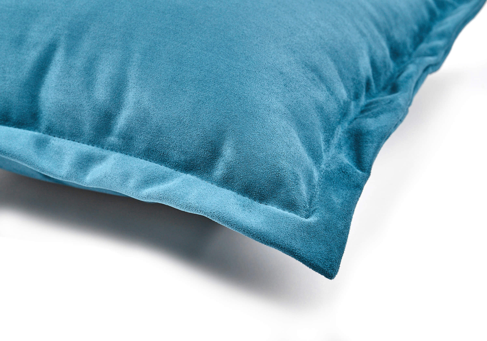 Декоративная подушка с кантом