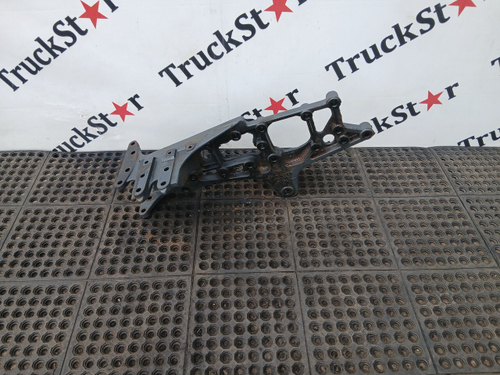 Кронштейн передней рессоры левый 2017г.