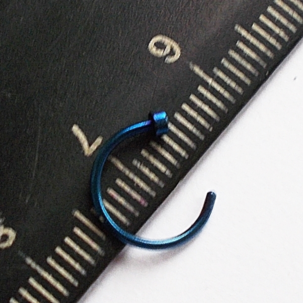 Кольцо с фиксатором для пирсинга носа. Медицинская сталь, синее. 1 шт