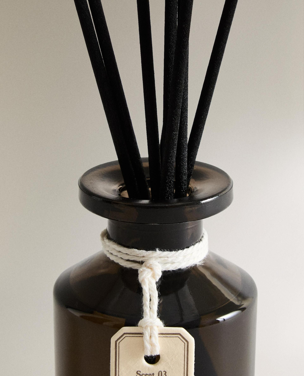 Zara Home - Освежитель воздуха mikado cedar flower, 100 мл