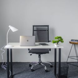 TLD-562 White-LED-360Lm-4500K-Dimmer Светильник настольный. 5W. Сенсорный выключатель. Белый. ТМ Uniel