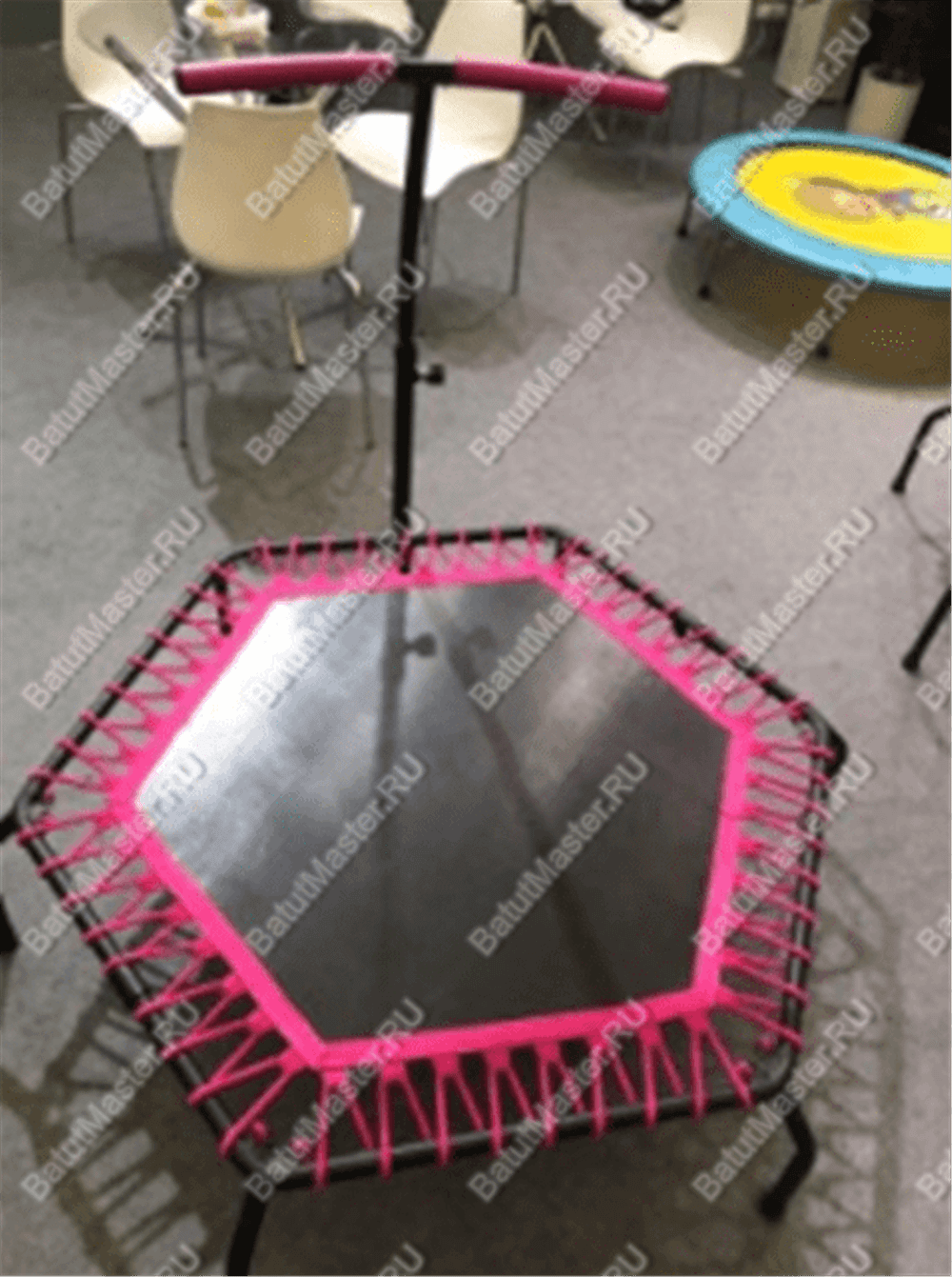 Каркасный батут с Т-образной ручкой, розовый, диаметр 4 фт, шестиугольный