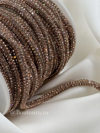 Шнур декоративный с персиковыми стразами