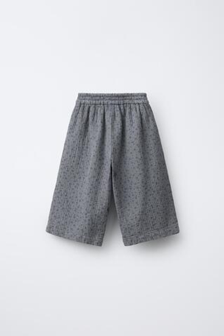 ZARA БРЮКИ-КЮЛОТЫ ИЗ РЕЛЬЕФНОЙ ТКАНИ С ЦВЕТОЧНЫМ ПРИНТОМ, СЕРОВАТЫЙ