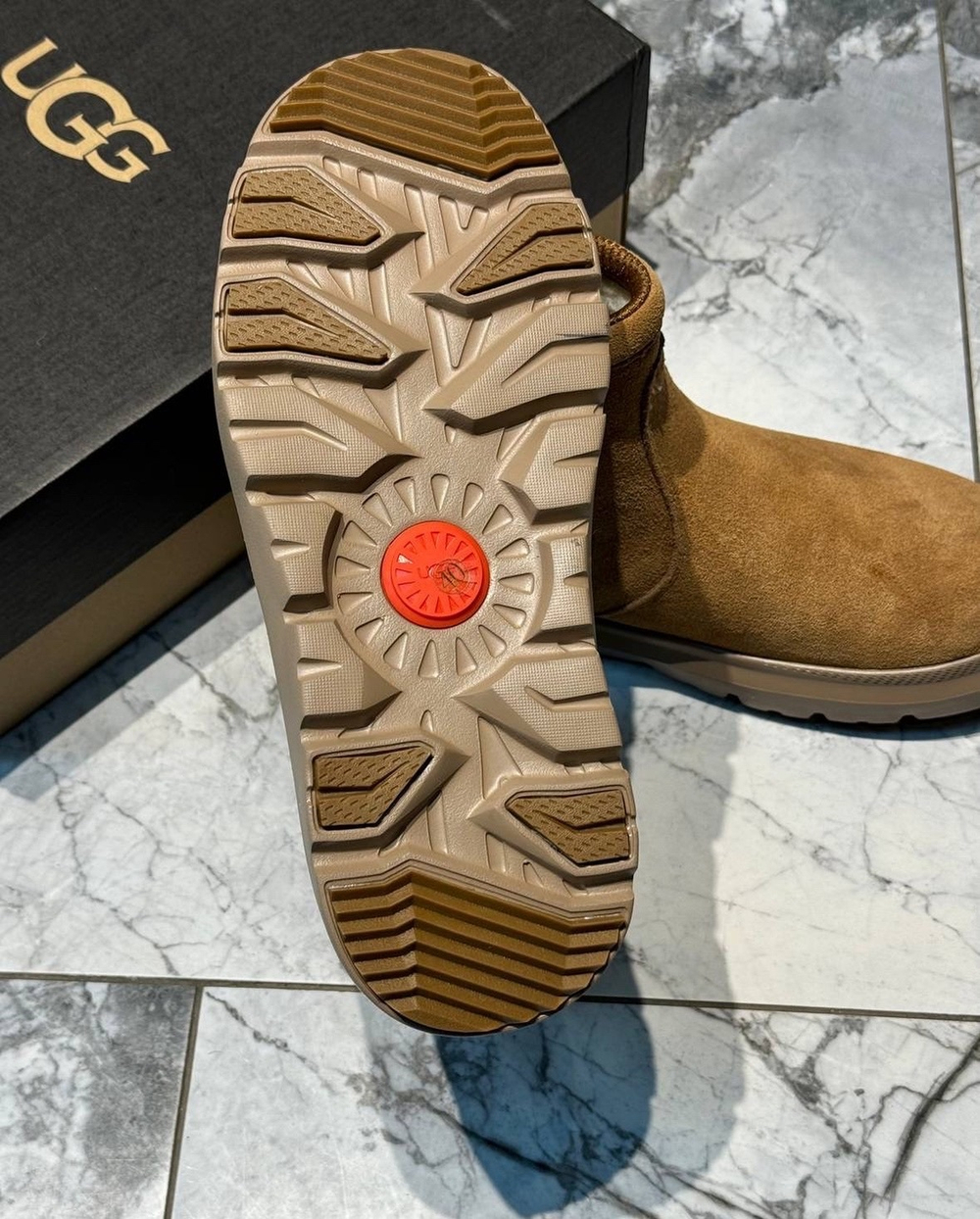 UGG