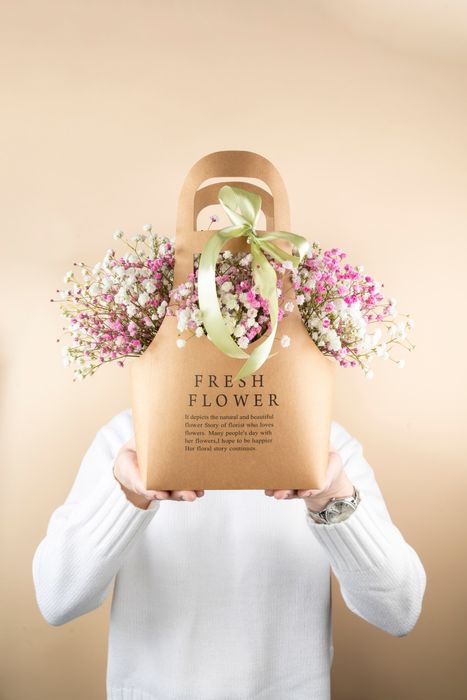 Композиция из розовой и белой гипсофилы