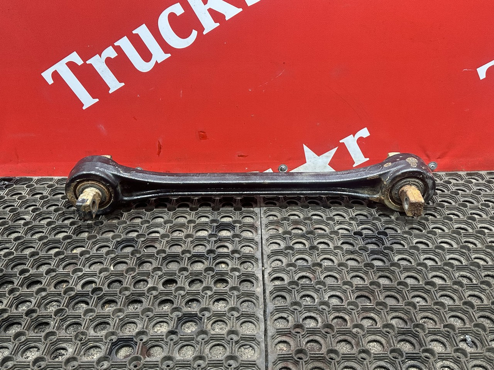 Тяга реактивная задняя