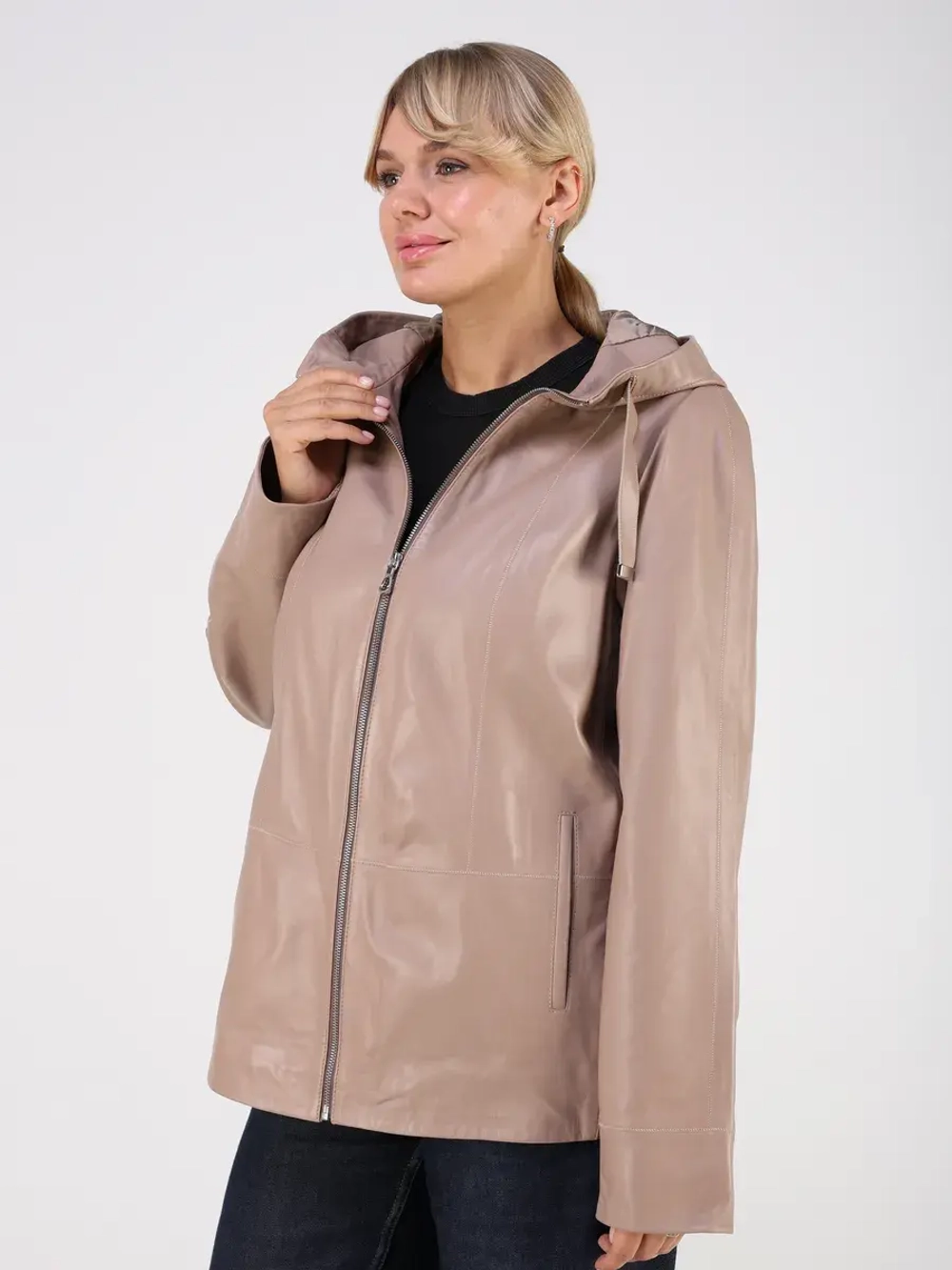 Кожаная куртка демисезонная с капюшоном