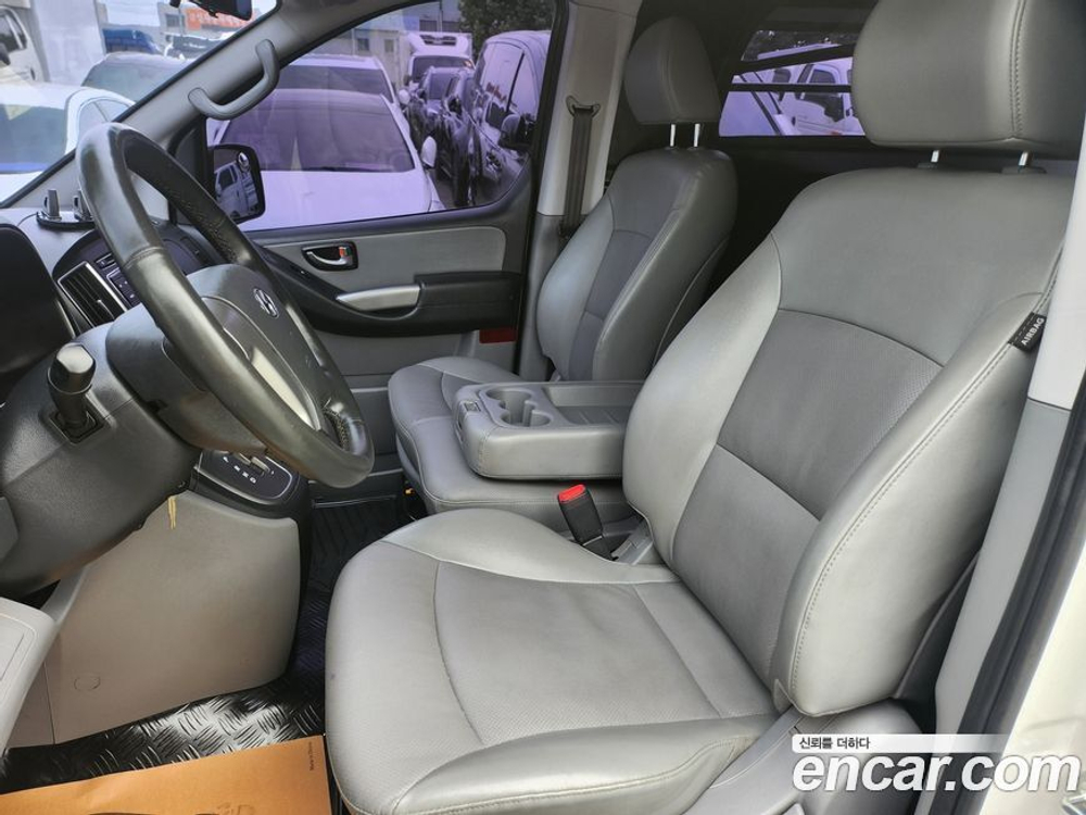 Hyundai The New Grand Starex Van 3-х местный (01.2020)