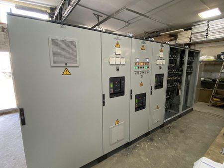 Распределительное устройство низкого напряжения (РУНН) 3200А, 2 ввода, с АВР, ESQ