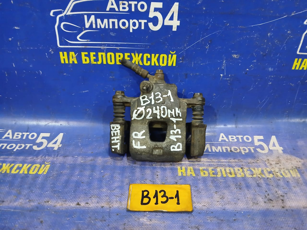 Суппорт тормозной передний правый NISSAN SUNNY 1990