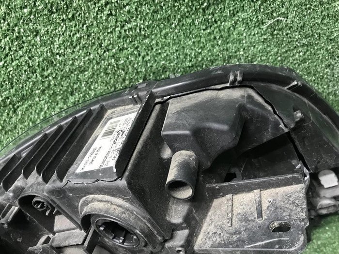 Битая Фара левая Smart Fortwo 3 (14-нв) галоген