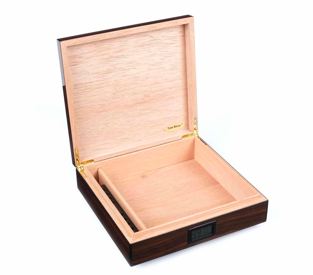 Хьюмидор Tom River на 25 сигар, Орех