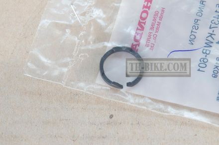 51437-KWB-601. RING, PISTON (SHOWA)