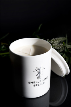 Smells Like Spells Major Arcana The Hierophant - ароматическая свеча /   250  g  / GTIN 4779040750904