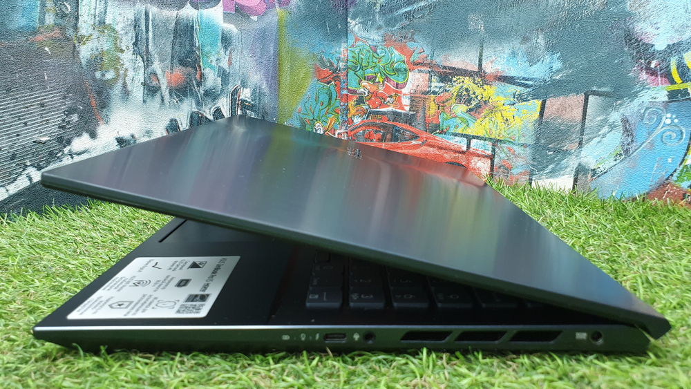 Asus Zenbook PRO 15 i7-10/16 Gb/GTX 1650 Ti/OLED
