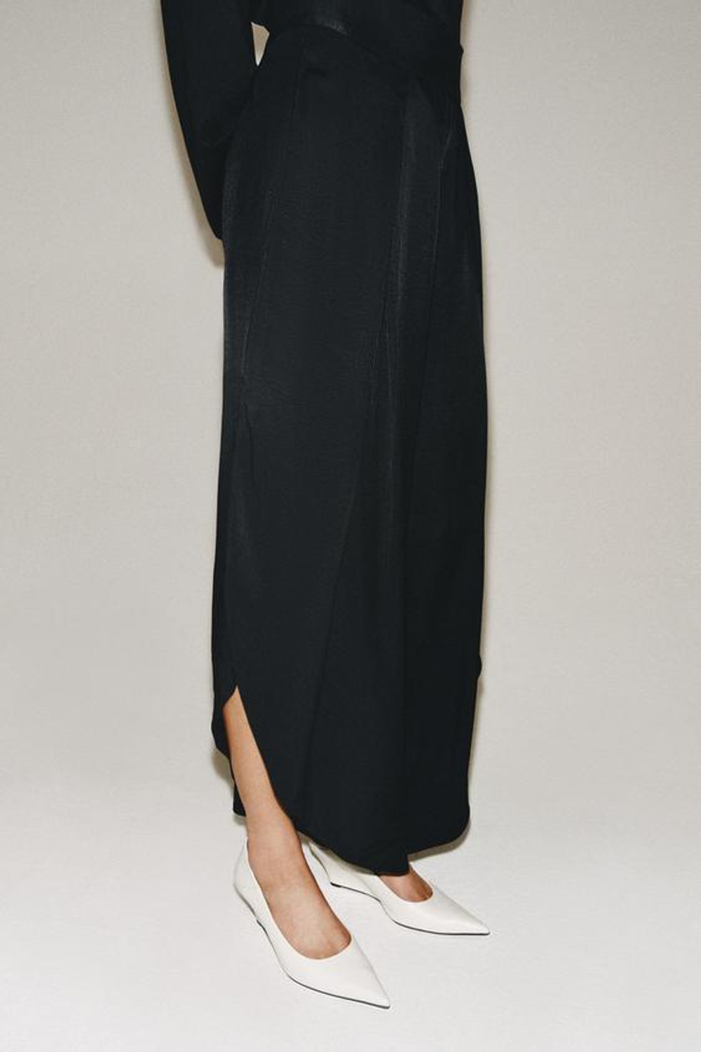 ZARA БРЮКИ С РАЗРЕЗАМИ — ZW COLLECTION, ЧЕРНЫЙ