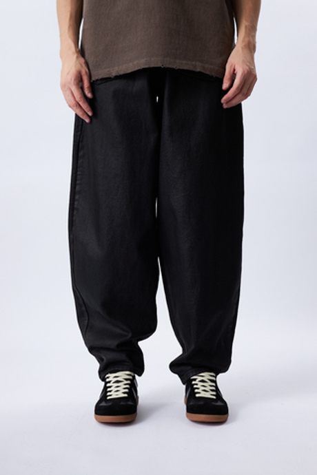 Черные джинсы Gorpgort с накладными карманами спереди