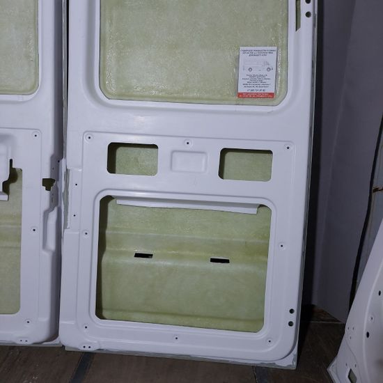 Двери задние под стекло стеклопластик для Volkswagen LT