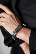 Браслет широкий плоский с графитовыми прямоугольными кристаллами, оттенок графит