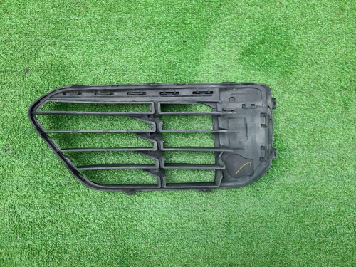 Решетка переднего бампера правая BMW X1 F48 15-19