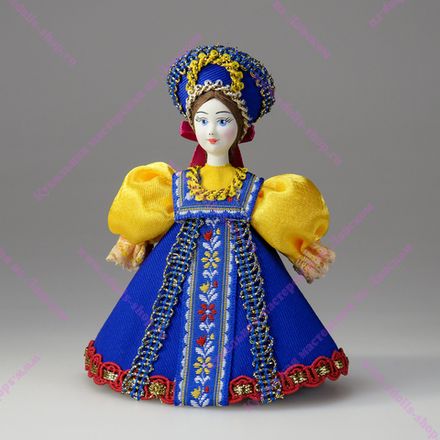 Малая подвесная кукла в девичьем кокошнике