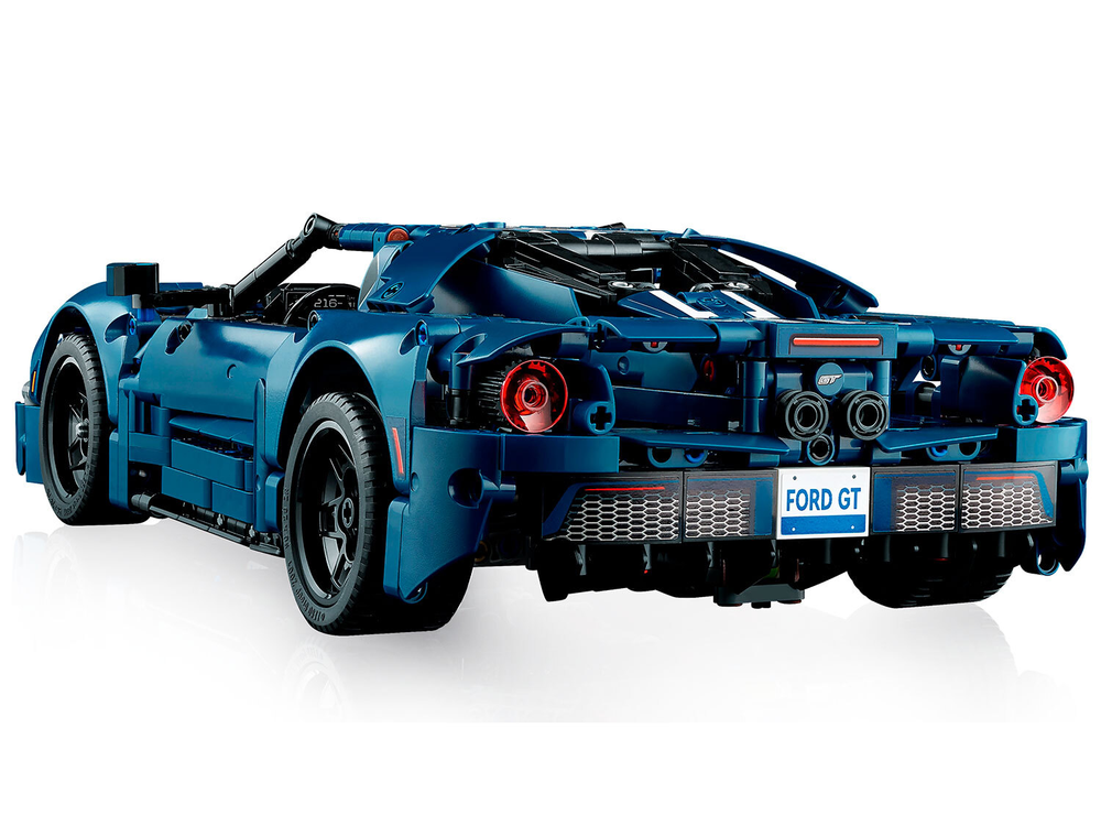 LEGO Technic 42154 «Ford GT 2022» — детализированная модель спорткара
