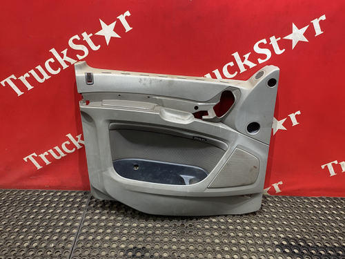 Обшивка двери левой