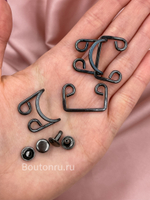 Крючок на стойку воротника с хольнитенами графит