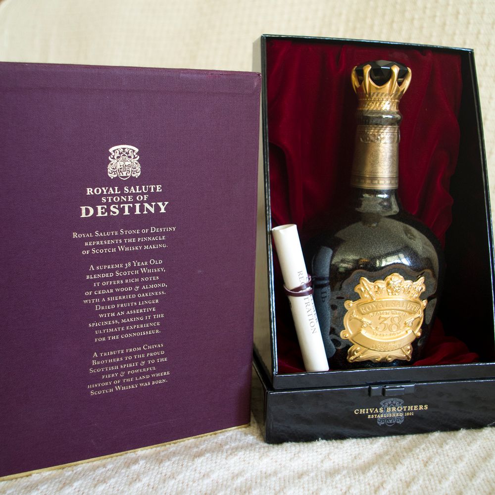 Виски Чивас Регал Камень судьбы 38 лет
