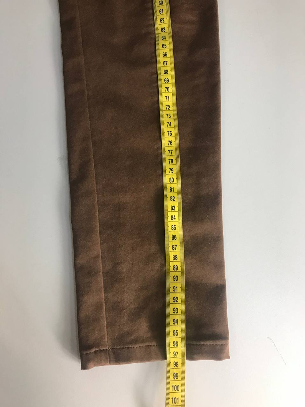 Брюки Massimo Dutti модного оттенка, маркировка 42, визуально на 48 размер