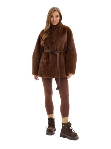 Коричневая шуба из эко-меха с поясом