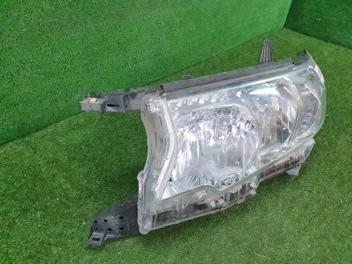 Битая Фара левая Toyota Land Cruiser Prado 150 (2017-н.в.) галоген