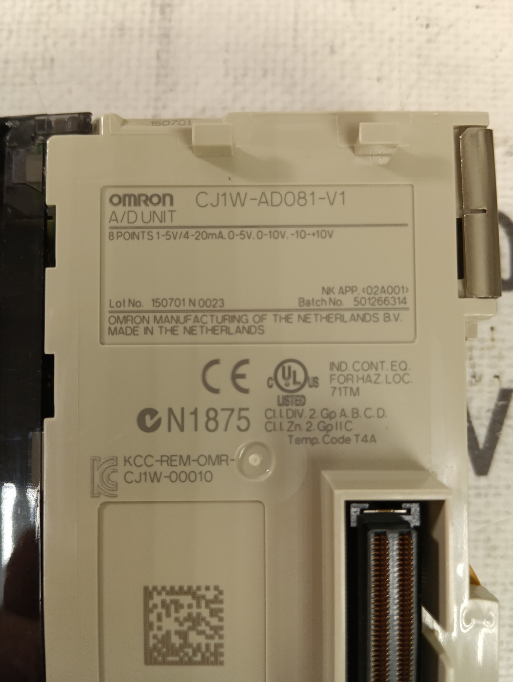 Omron CJ1W-AD081-V1 новое