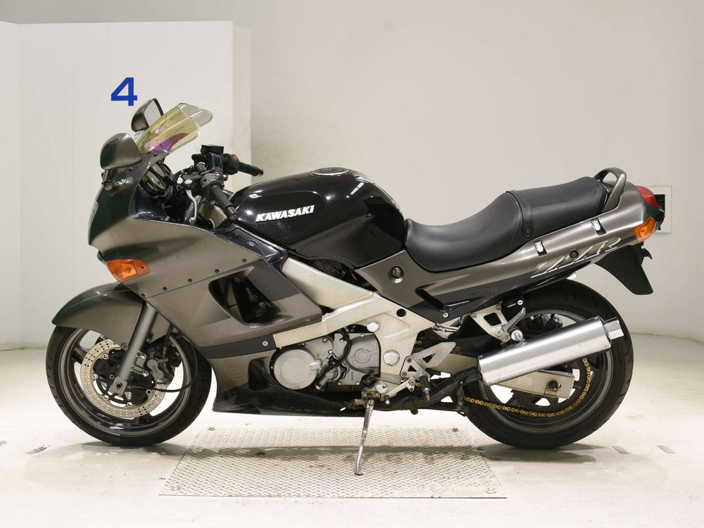 Kawasaki ZZ-R400 2001 - купить по выгодной цене | Moto-Depo