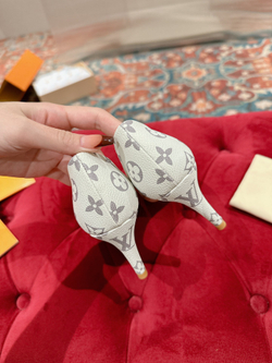 Louis Vuitton Pump (4 colors)
