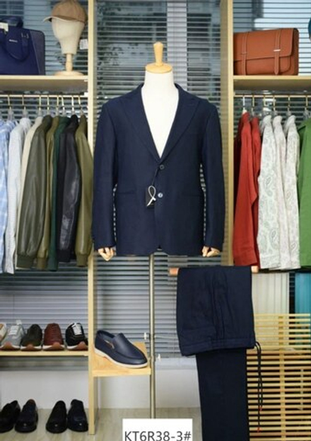 Льняной костюм Kiton