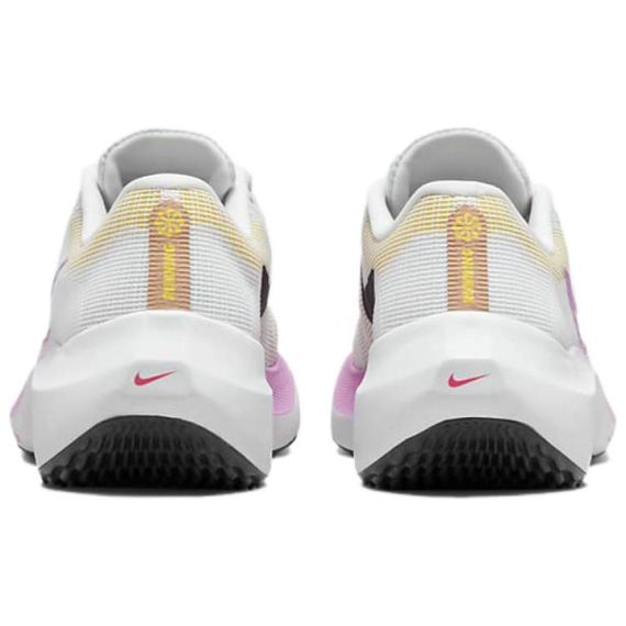 NIKE Zoom Fly 5 Бежевые кроссовки Низкие женские