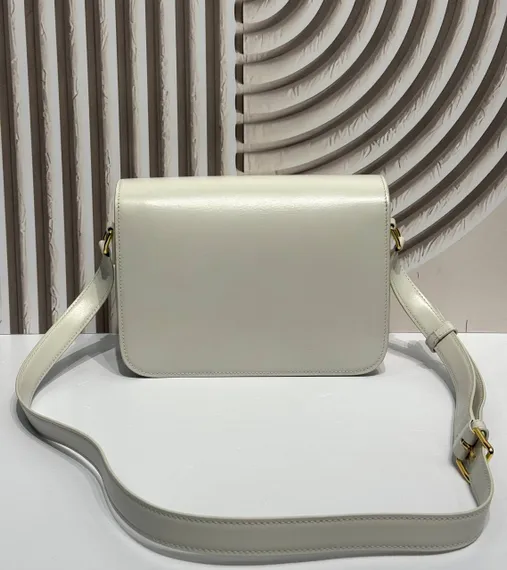 Сумки CELINE CLASSIQUE TRIOMPHE из блестящей кожи