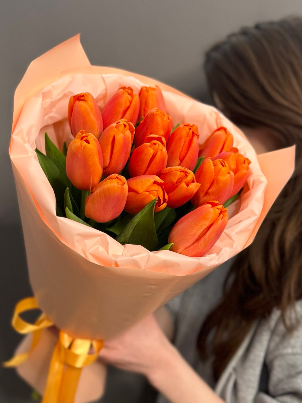 Монобукет из 15 оранжевых тюльпанов