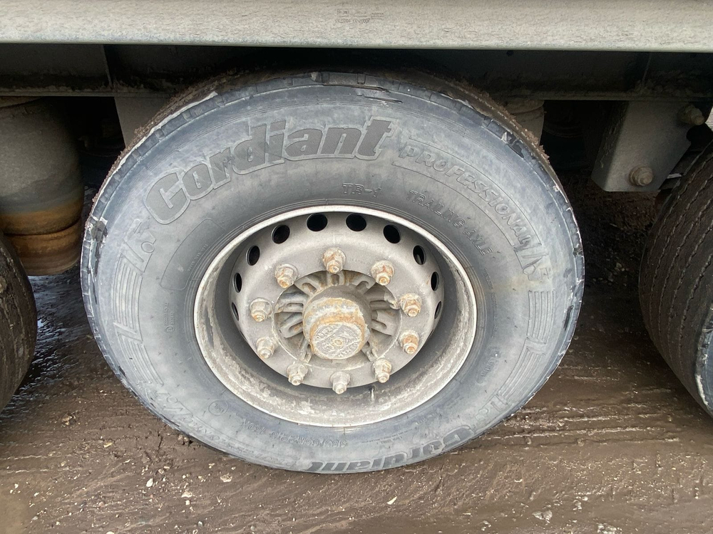 BONUM 9142* Полуприцеп шторный 914296-04 (длина 13,62 м.)